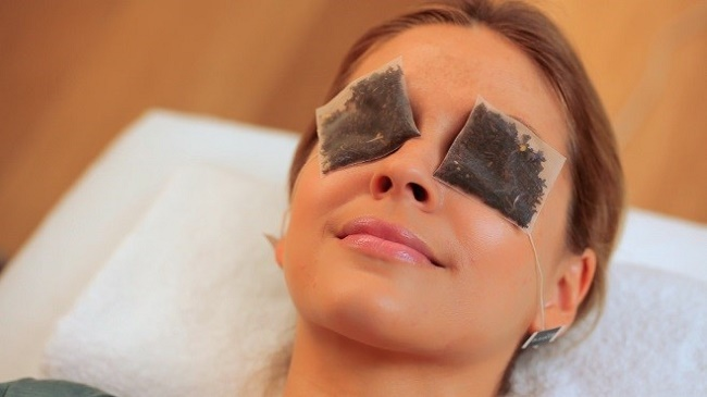 علل سنگینی پلک و خواب آلودگی