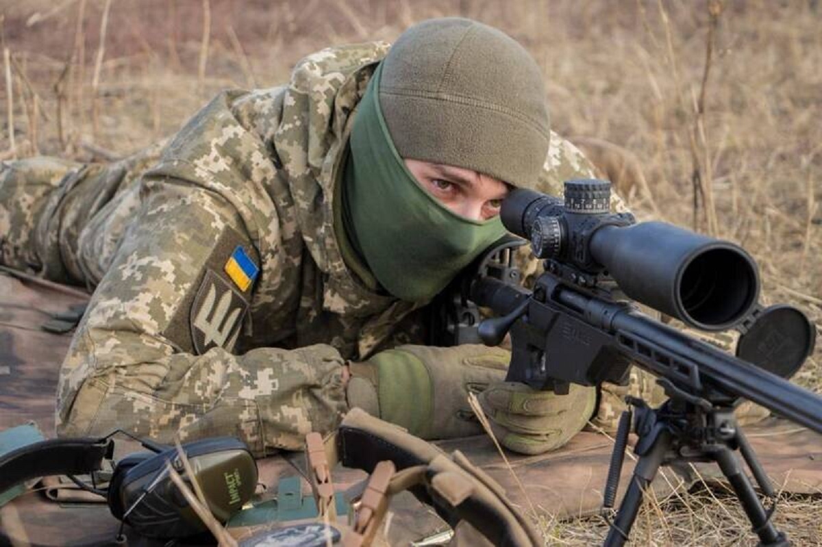 خوش‌شانسی سرباز اوکراینی بعد از اصابت گلوله +فیلم
