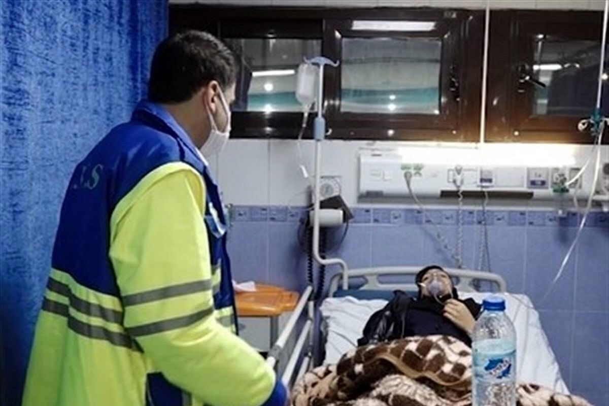 گلایه روزنامه نزدیک به سپاه از رسانه‌ها: چرا گناه مسمومیت‌ها را گردن دین می‌اندازید