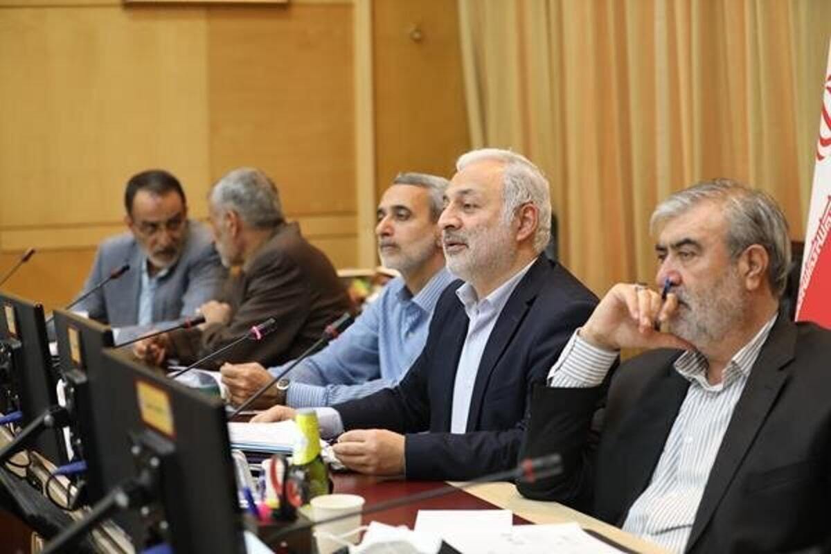 عضو هیات رئیسه کمیسیون امنیت ملی: چند روز آینده عوامل اصلی مسمومیت دانش آموزان معرفی می‌شوند/ مدیران مدارس هوشیار باشند