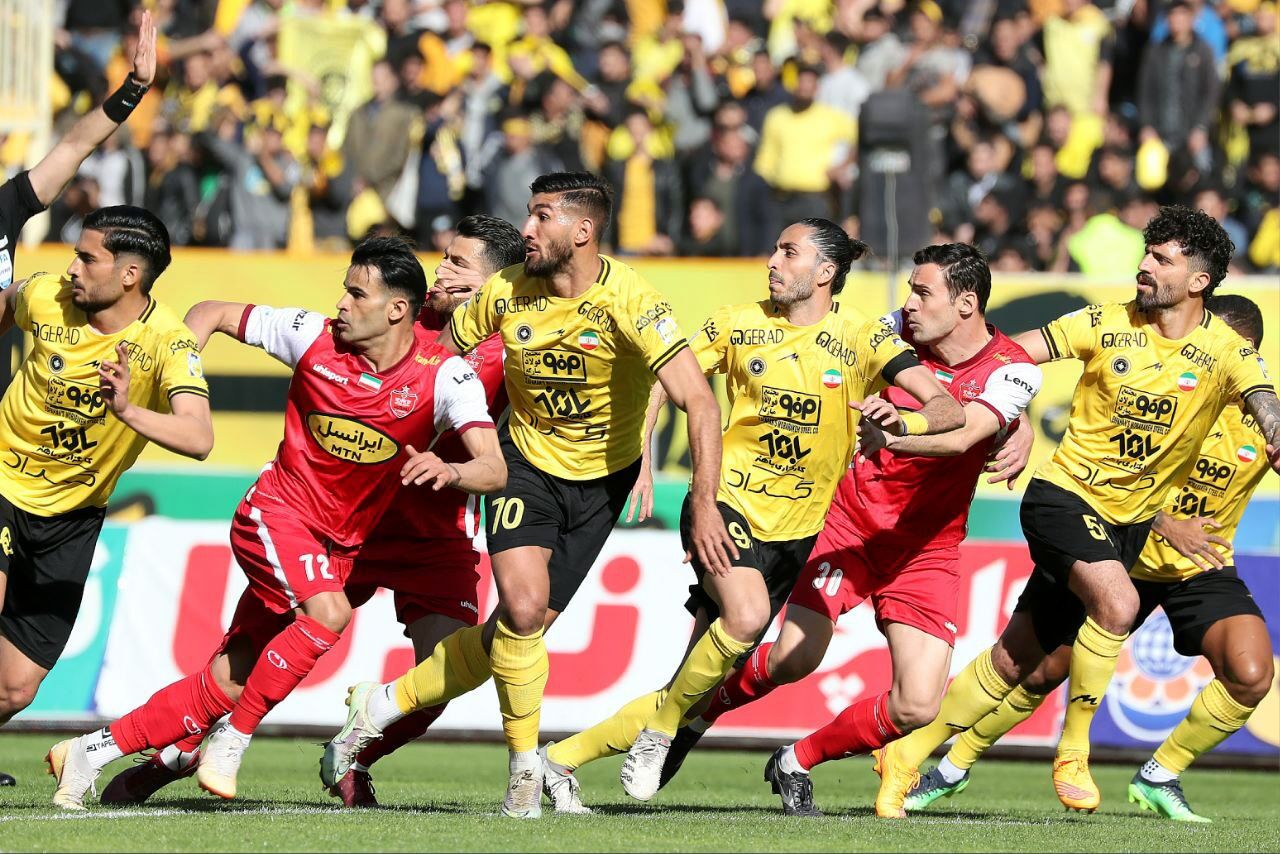 کارشناس فوتبال: شانس سپاهان برای قهرمانی بیشتر از پرسپولیس و استقلال است
