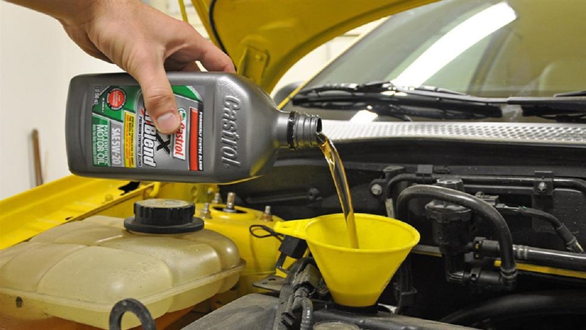 تعویض روغن موتور خودرو