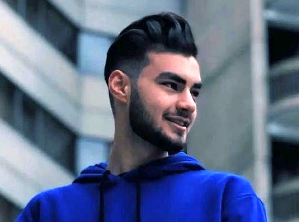 تجمع مردم مقابل منزل حمیدرضا روحی در شب چهارشنبه سوری +فیلم