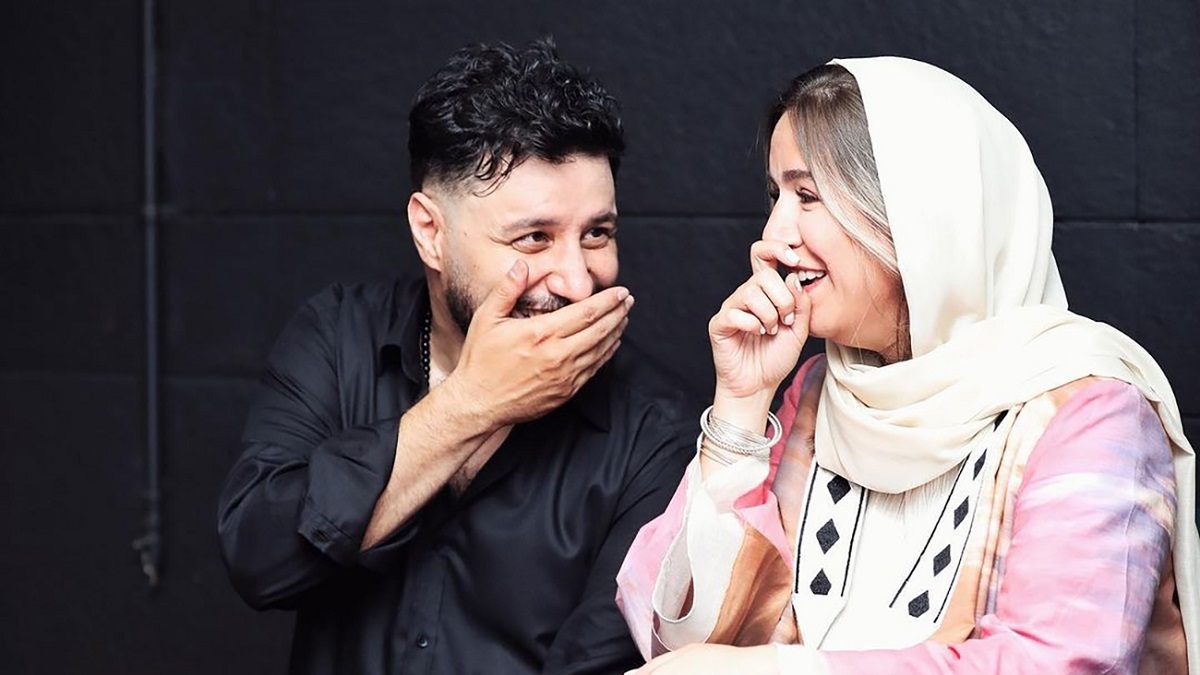 ویدئویی از گاف‌های عجیب در برنامه زنده