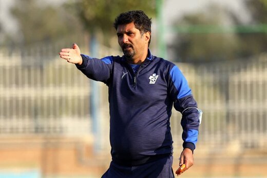 سرمربی پیکان