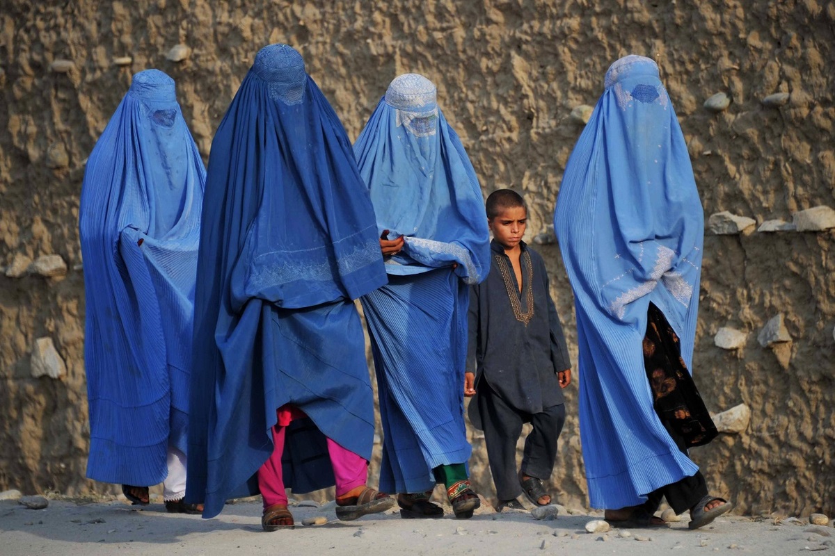 برقع برای زنان افغانستان اجباری شد