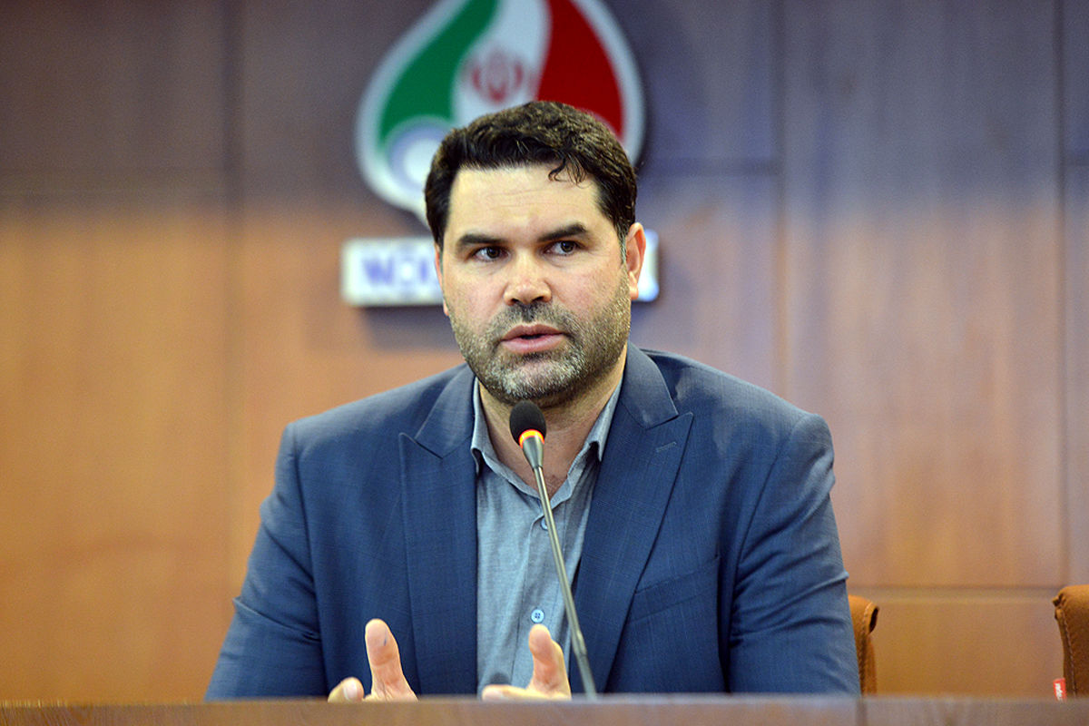 ورود زنان به ورزشگاهها در مشهد ممنوع شد/ معاون وزیر ورزش: شهر مذهبی قواعد خود را دارد! ورود زنان به ورزشگاهها در مشهد ممنوع شد/ معاون وزیر ورزش: شهر مذهبی قواعد خود را دارد!