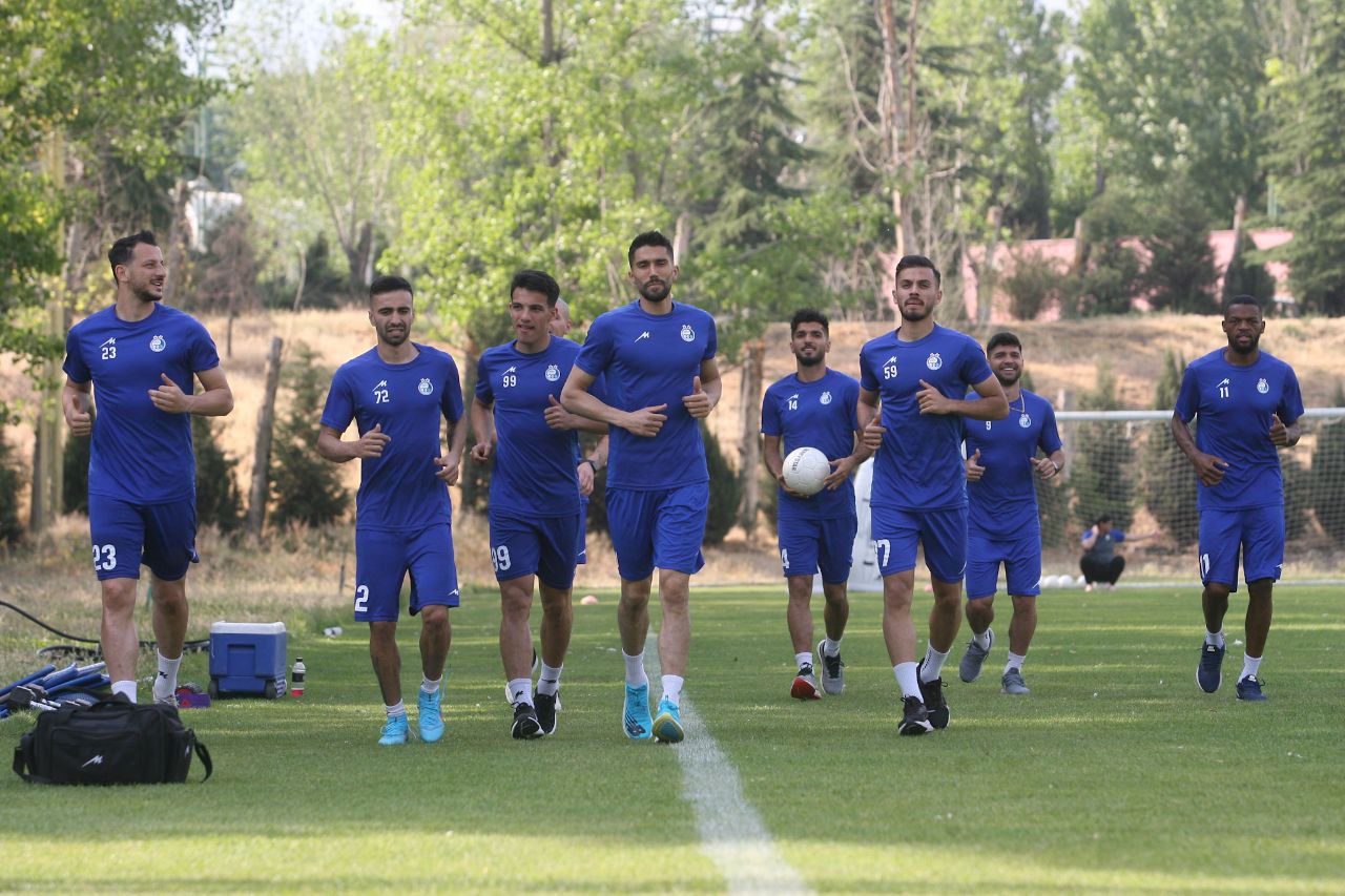 قرارداد بازیکنان استقلال