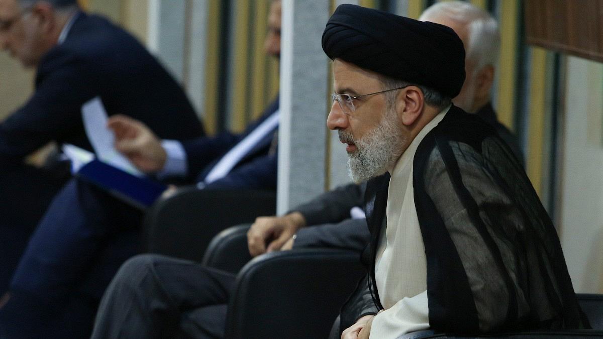 چرا دولت جراحی اقتصادی را با بار سنگین تورم بر دوش طبقات فرودست آغاز کرد؟ چرا دولت جراحی اقتصادی را با بار سنگین تورم بر دوش طبقات فرودست آغاز کرد؟