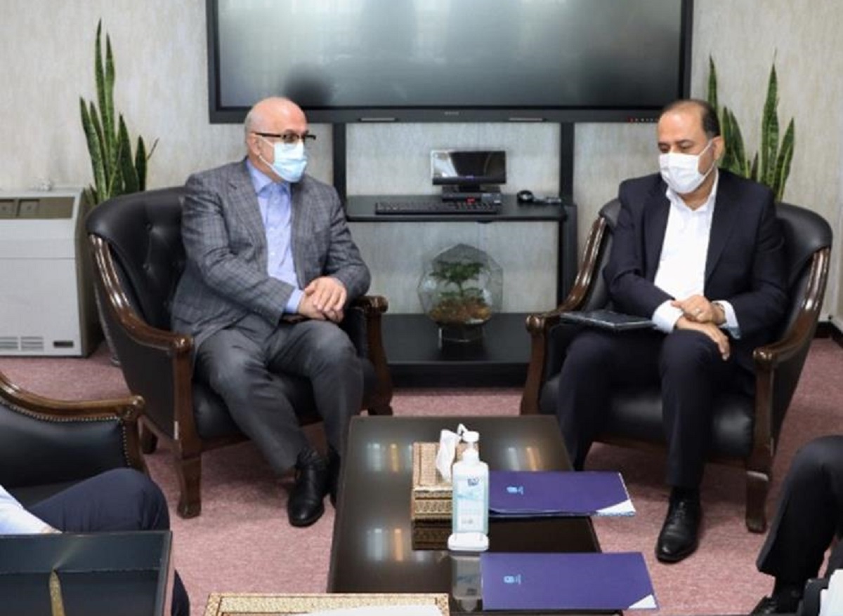 نشست رئیس کل بیمه مرکزی و مدیرعامل شرکت بیمه دی با رئیس بنیاد شهید