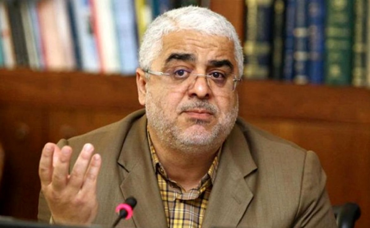 شیرازه دولت از هم پاشیده است/ دولت رئیسی ۶ رئیس جمهور دارد