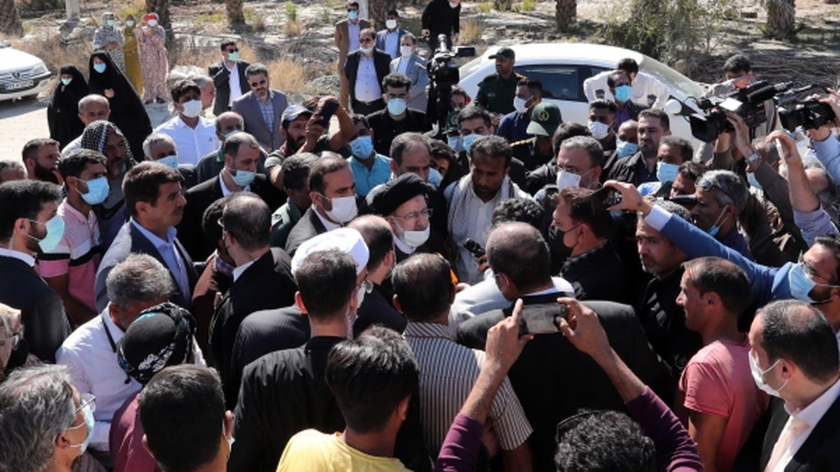 وقتی هزینه استخدام کارشناس در نهاد ریاست جمهوری صرف سفرهای استانی رئیسی میشود! وقتی هزینه استخدام کارشناس در نهاد ریاست جمهوری صرف سفرهای استانی رئیسی میشود!