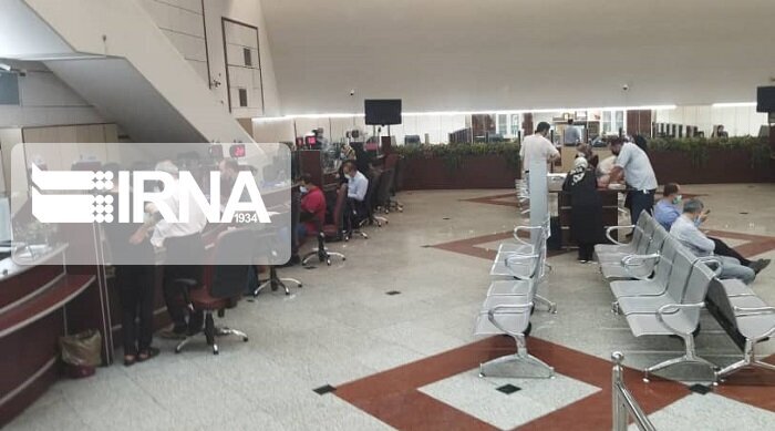 تجمع صاحبان صندوقهای به سرقت رفته بانک ملی تجمع صاحبان صندوقهای به سرقت رفته بانک ملی