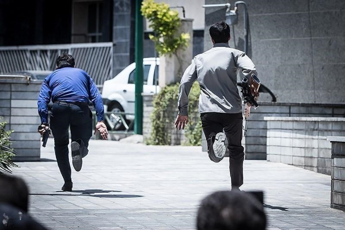 قانونگذاری برای لباسشخصیها قانونگذاری برای لباسشخصیها