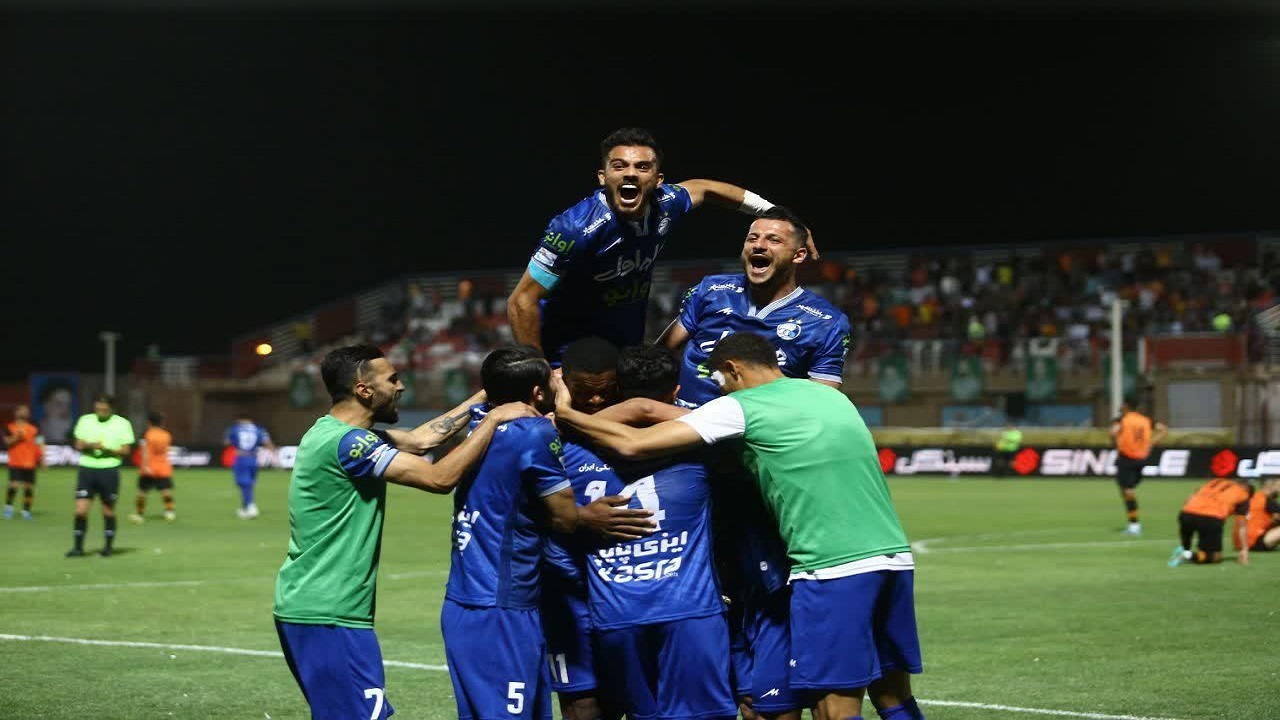 آیا استقلال تنها تیمی است که بدون شکست قهرمان می‌شود؟/ دوباره پای پرسپولیس در میان است!