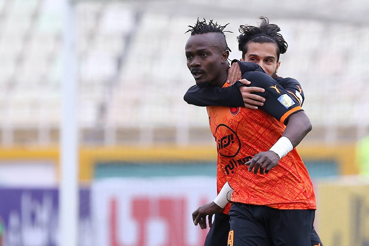 بازیکن یاغی در لیست خرید یحیی گل‌محمدی