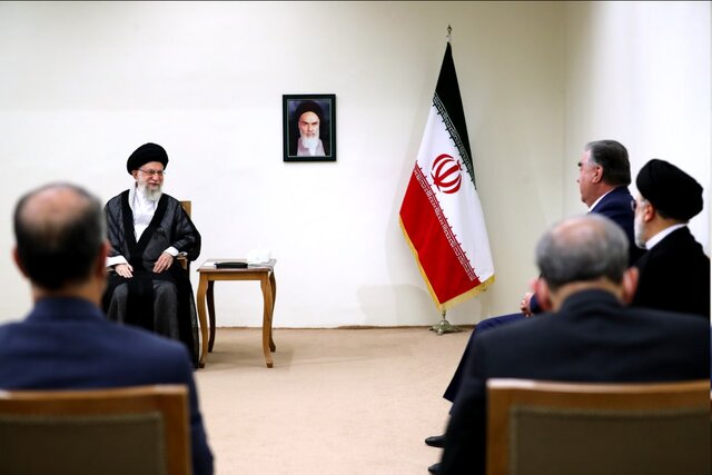 رهبر انقلاب