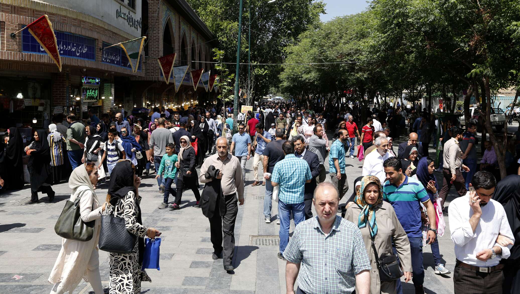 روزنامه دولت: ۷۵ درصد مردم تا حدی زیاد در زندگی احساس آسایش و آرامش می‌کنند!
