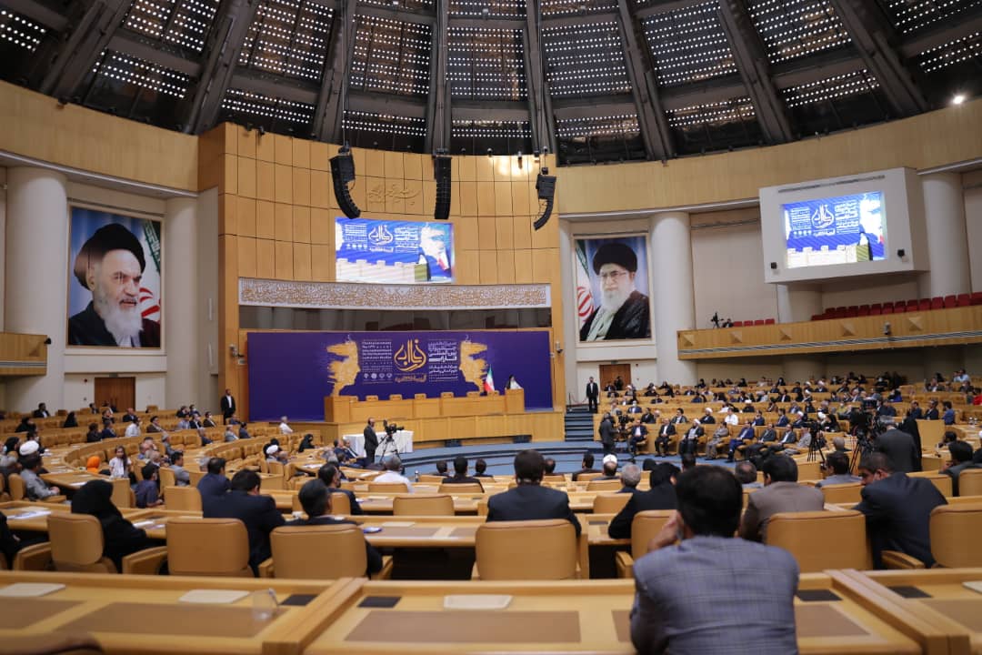 جشنواره زمینه حمایت از استعدادهای برتر و نخبگان علمی را فراهم میکند جشنواره زمینه حمایت از استعدادهای برتر و نخبگان علمی را فراهم میکند