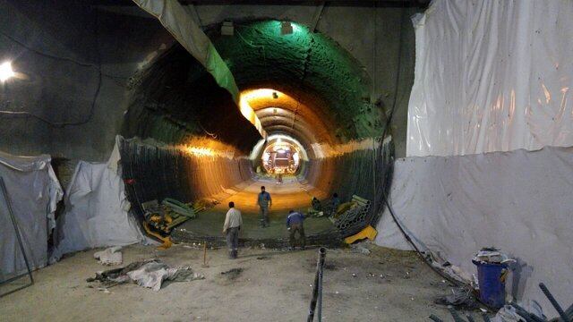 سقف تونل مترو کرمانشاه فروریخت