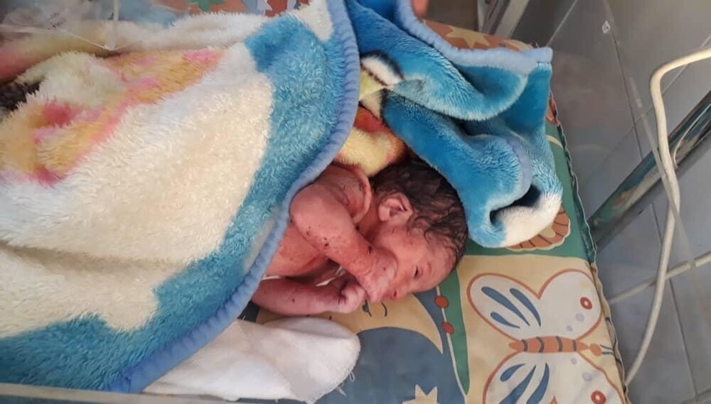 پیدا شدن یک نوزادِ رهاشده کنار سطل زباله، این بار در زاهدان پیدا شدن یک نوزادِ رهاشده کنار سطل زباله، این بار در زاهدان