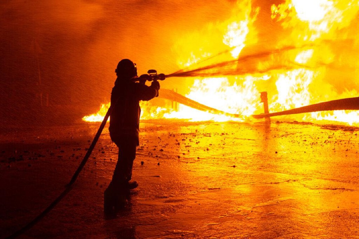 آتش سوزی کارخانه شیرین عسل آتش سوزی کارخانه شیرین عسل