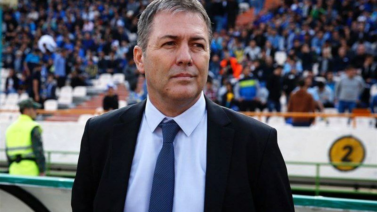 سرمربی تیم ملی فوتبال