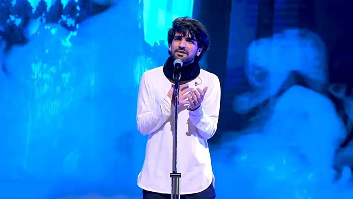 اجرای زنده عرفان طهماسبی در شب فینال عصر جدید +فیلم