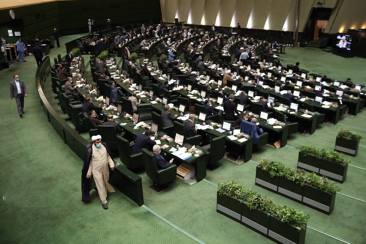 استیضاح کابینه سیزدهم در حاشیه