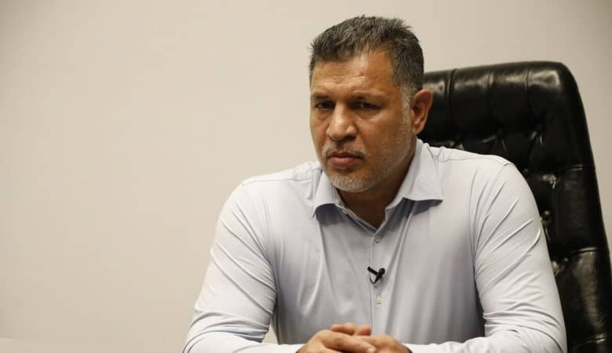 واکنش علی دایی به قراردادهای میلیاردی بازیکنان و پیشنهاد سرمربیگری تیم ملی واکنش علی دایی به قراردادهای میلیاردی بازیکنان و پیشنهاد سرمربیگری تیم ملی