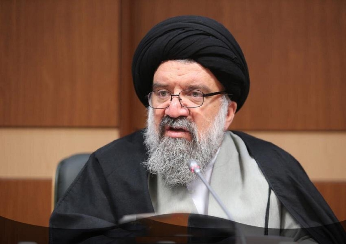 احمد خاتمی: برخی می‌خواهند تز رضاخانی جدایی دین از سیاست را احیا کنند