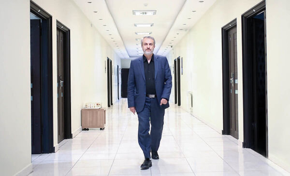 زیان‌های فراری دادن وزیر صمت از استیضاح