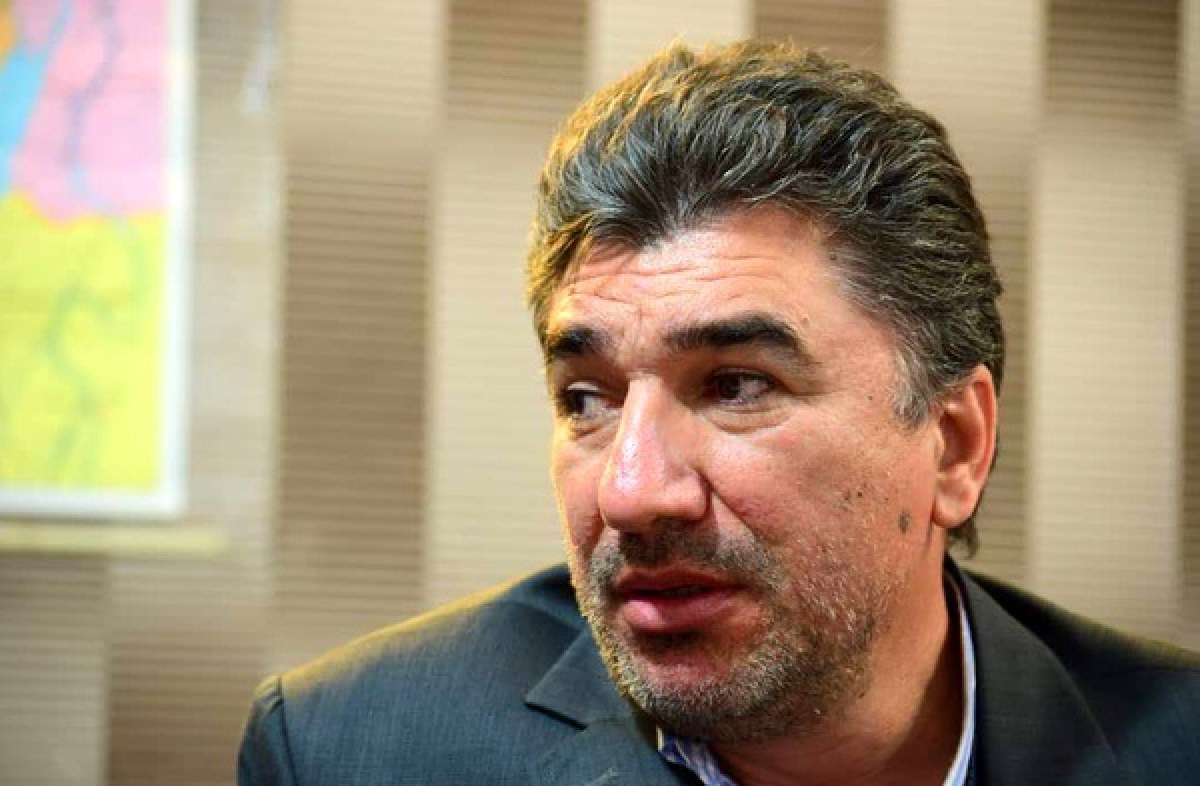 دولت تاثیر تحریم‌ها در مشکلات اقتصادی را به کلی انکار می‌کند/ مشاوران اقتصادی رئیس‌جمهور، اعداد و ارقام واقعی را به ایشان منتقل نمی‌کنند