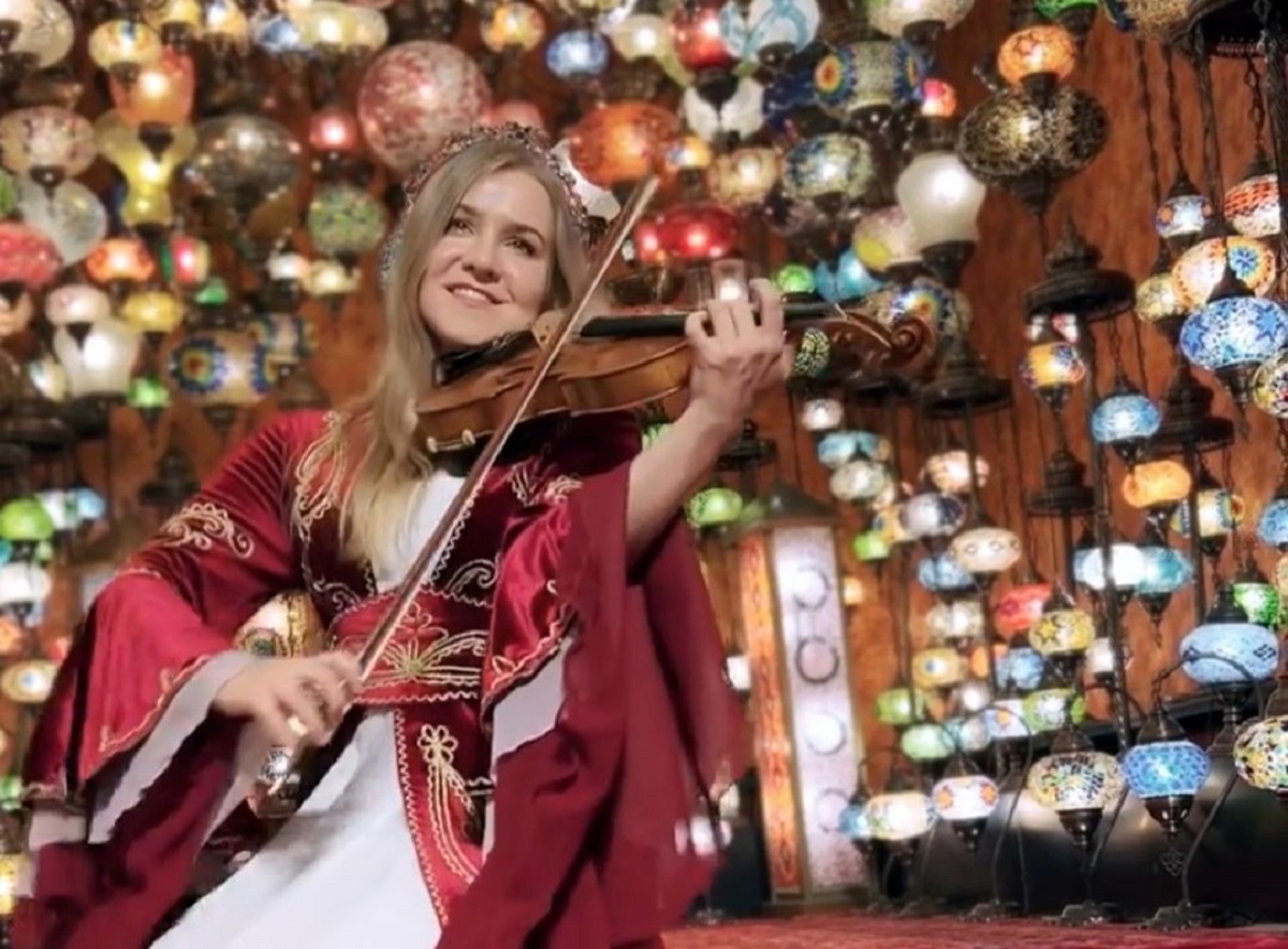 اجرای موسیقی سلطان قلب‌ها توسط هنرمند آلمانی +فیلم