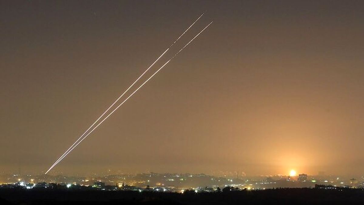 لحظه شلیک راکت از غزه به سمت اراضی اشغالی اسرائیل +فیلم