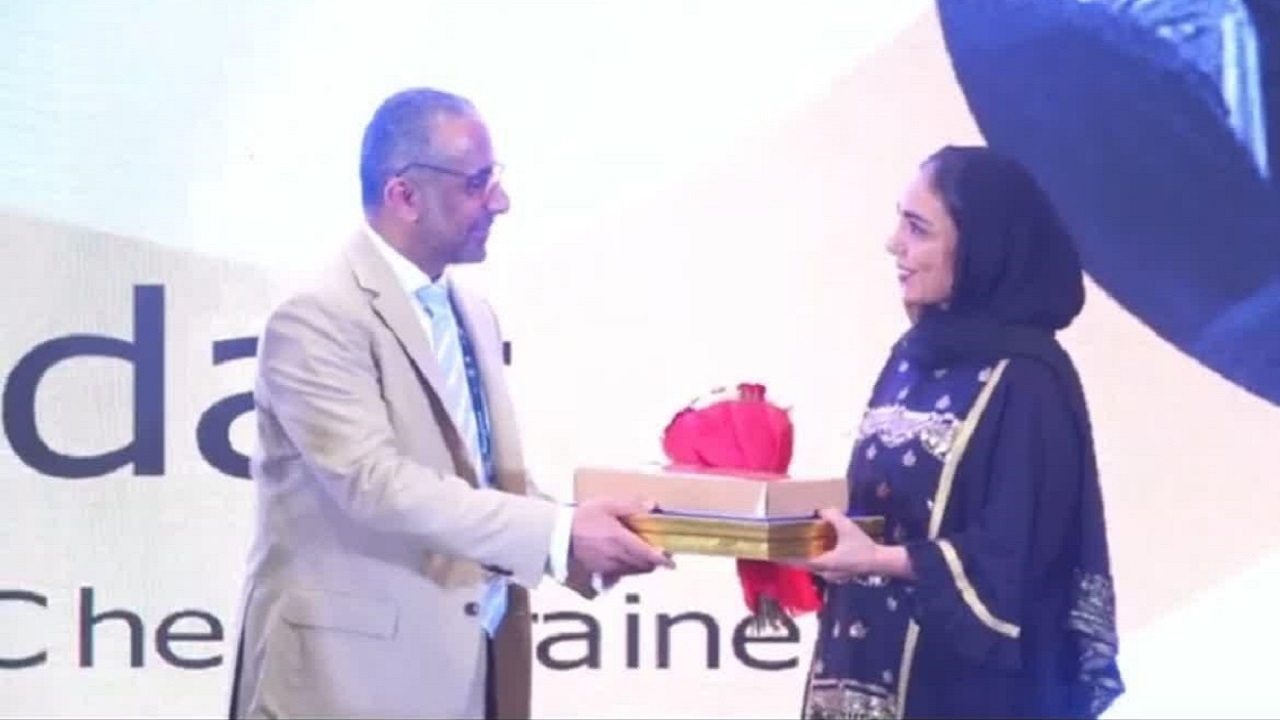 بانوی ایرانی، بهترین مربی شطرنج جهان شد +فیلم