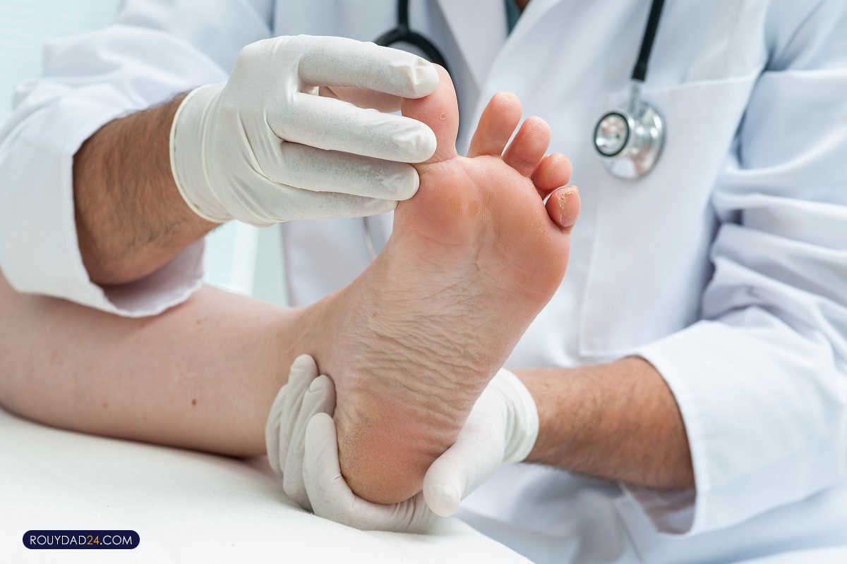 چرب کردن کف پا با روغن