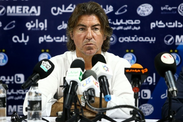 سرمربی استقلال