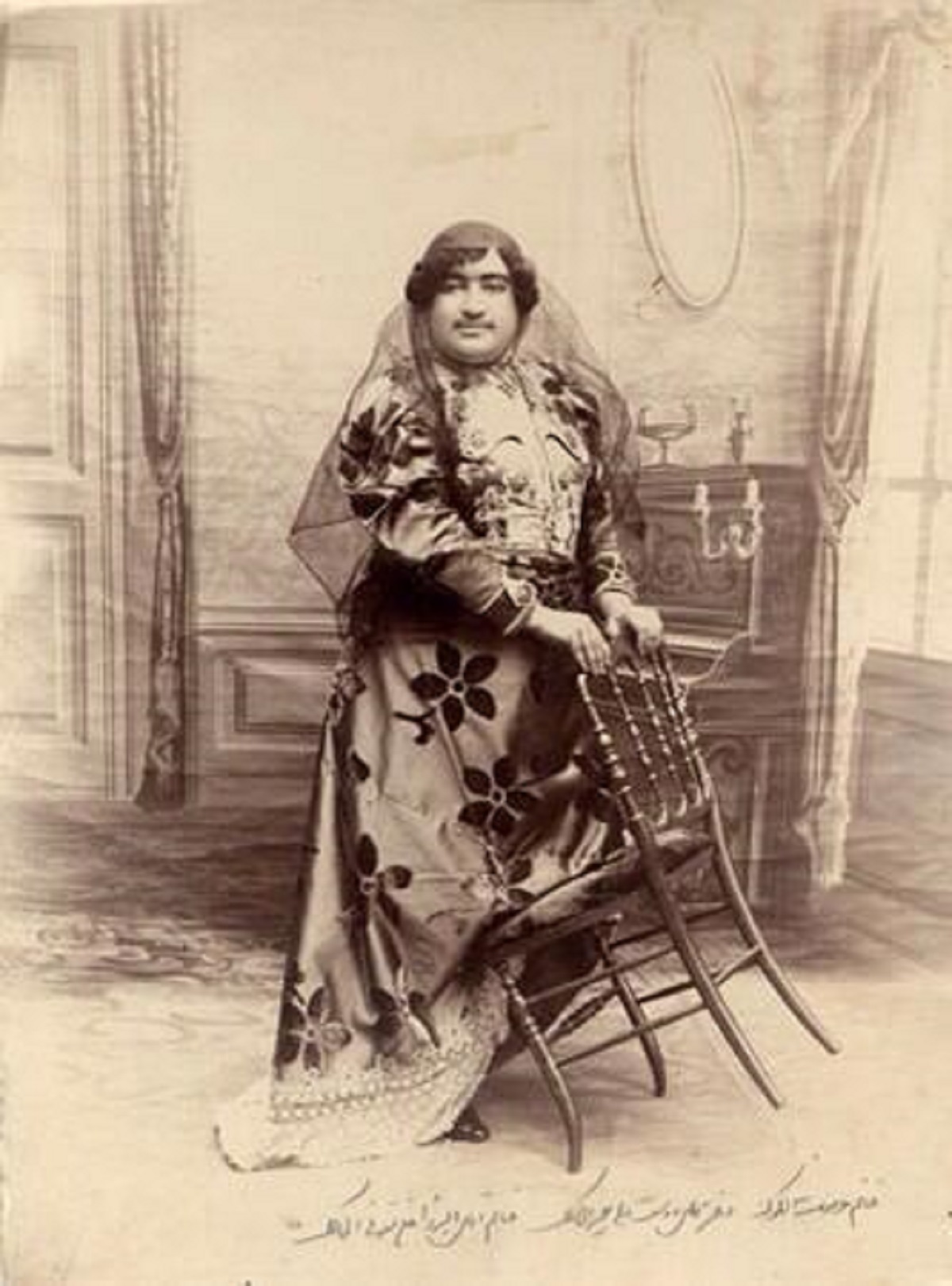 نوه دختری ناصرالدین شاه