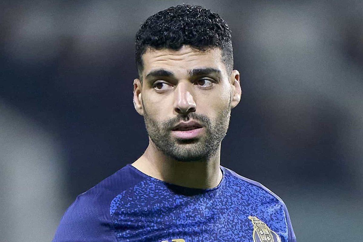 تماس دختران طرفدار با منزل مهدی طارمی +فیلم