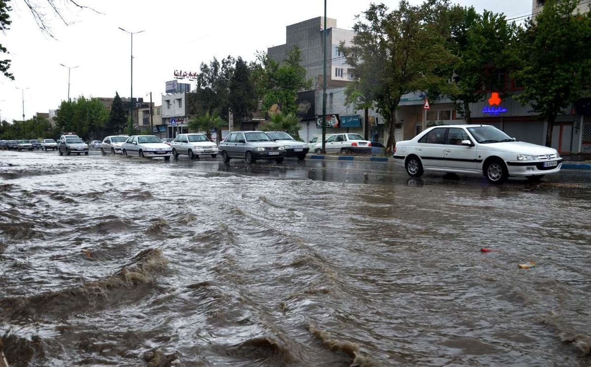 تصاویر وضعیت عجیب خیابان‌های شیراز پس از بارندگی دیشب +فیلم