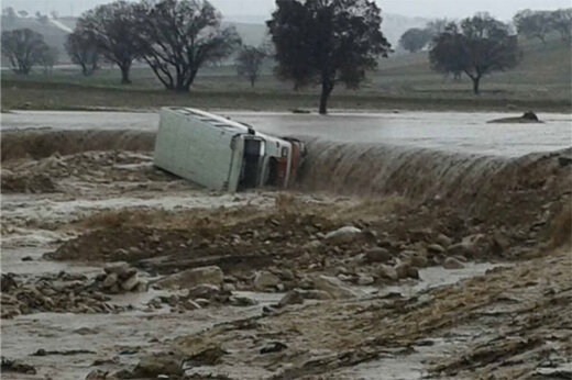 ویدیویی وحشتناک از لحظات نخست وقوع سیلاب در روستای دهنار فیروزکوه + فیلم