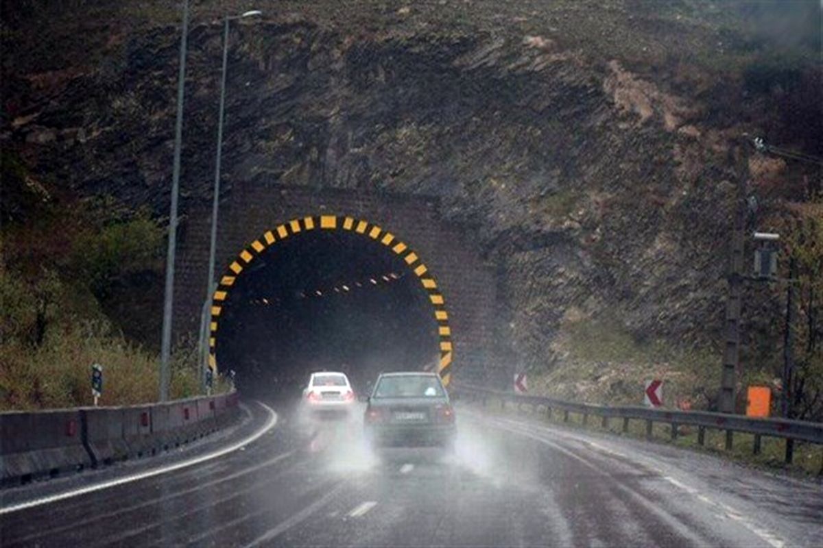 هراز باز شد، اما چالوس مسدود است/ بارش باران در جاده‌های ۱۳ استان