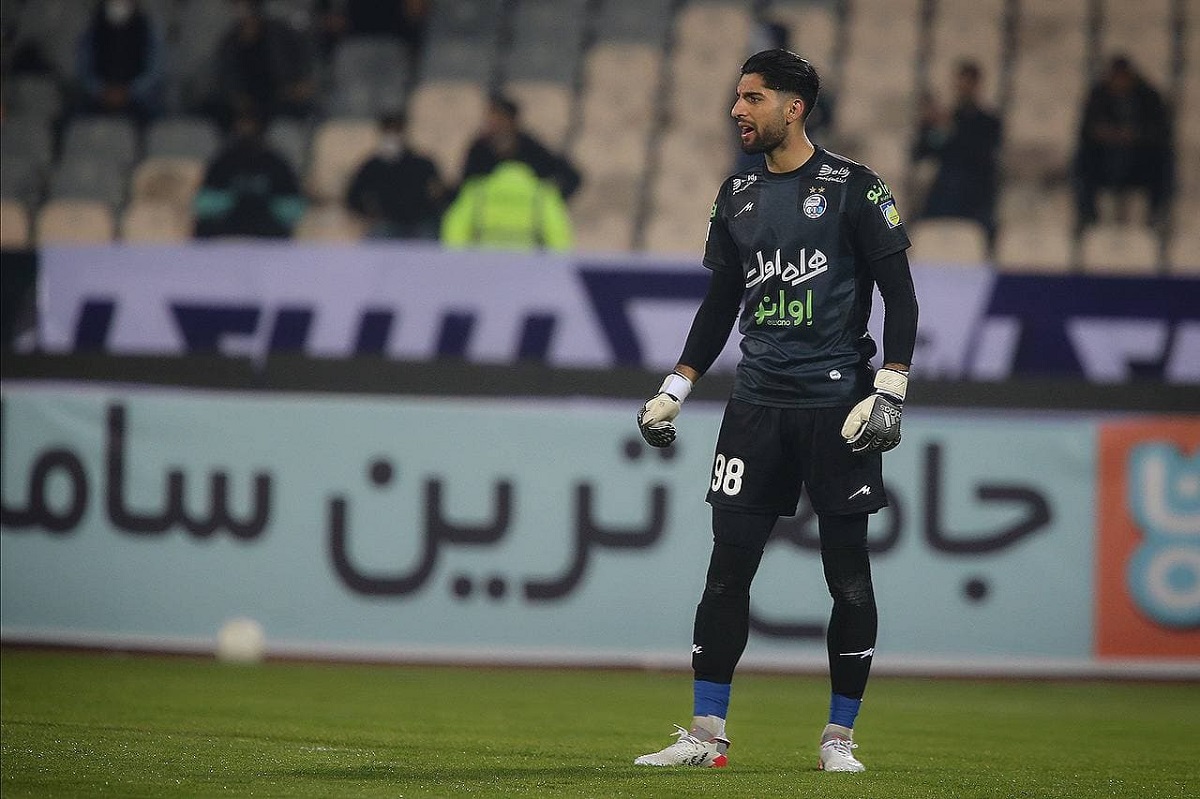 دروازه‌بان استقلال رسماً محروم شد/ تیم ملی دوباره کار دست استقلال داد
