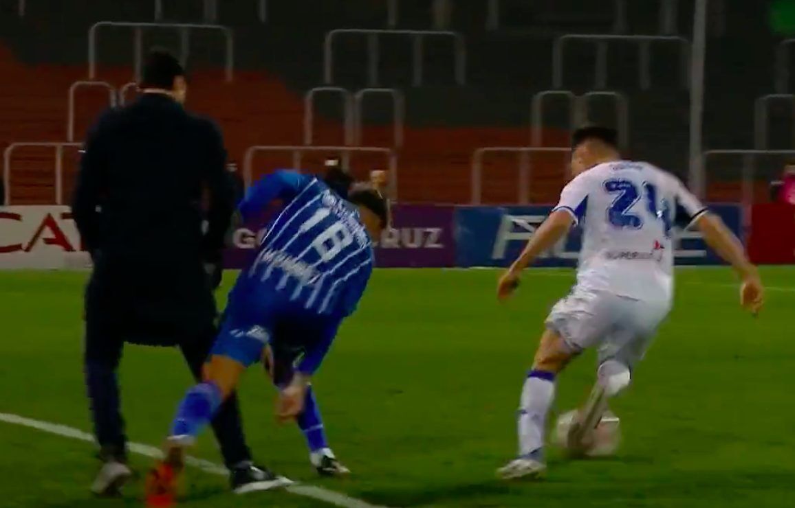 عجیب‌ترین کارت قرمز اخراج یک سرمربی فوتبال از کنار زمین! + فیلم