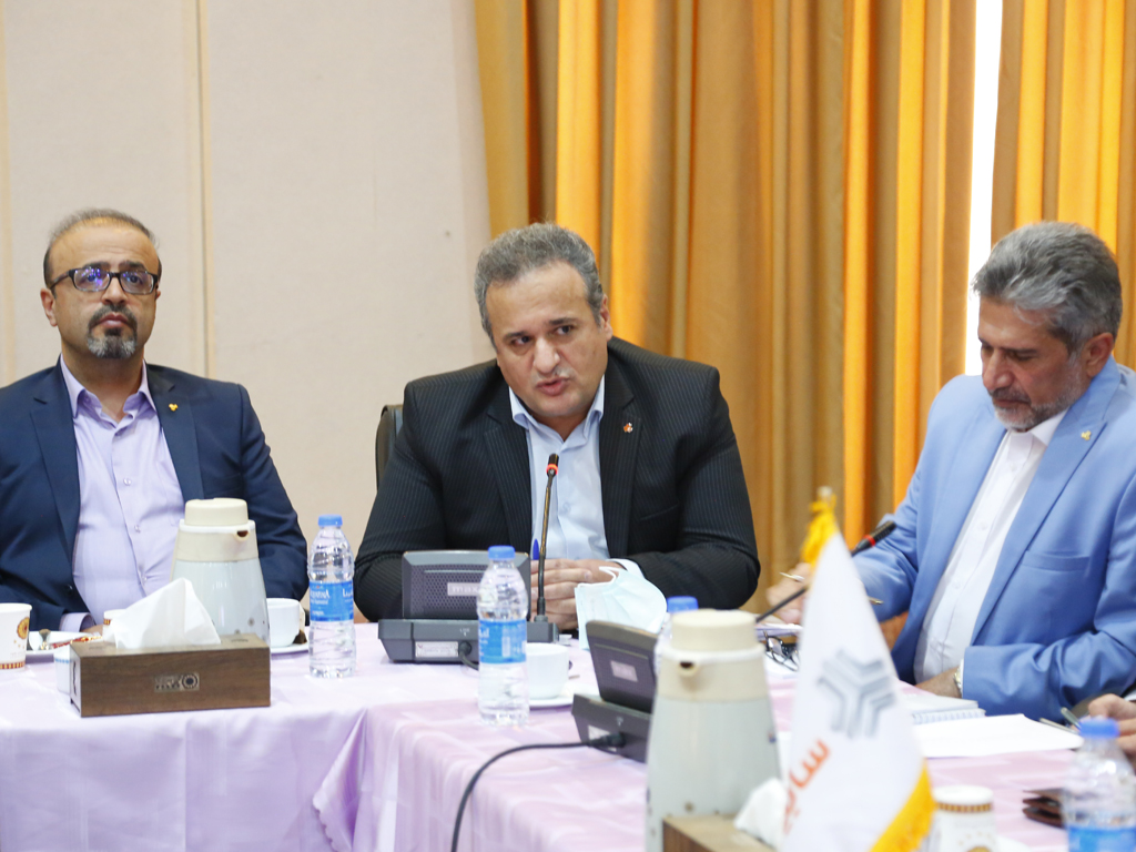 نشست صمیمانه مدیران ارشد گروه سایپا با مشتریان نشست صمیمانه مدیران ارشد گروه سایپا با مشتریان