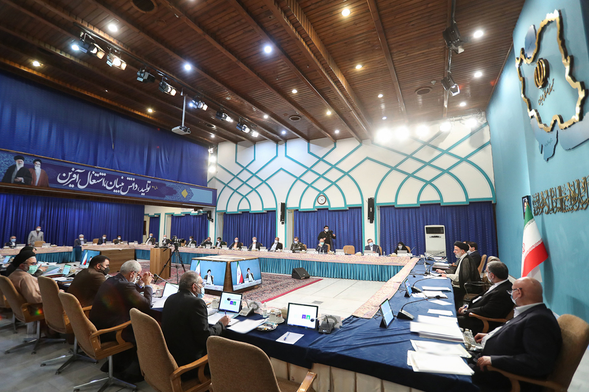 تذکر رئیسی به ضرغامی در جلسه هیات دولت تذکر رئیسی به ضرغامی در جلسه هیات دولت