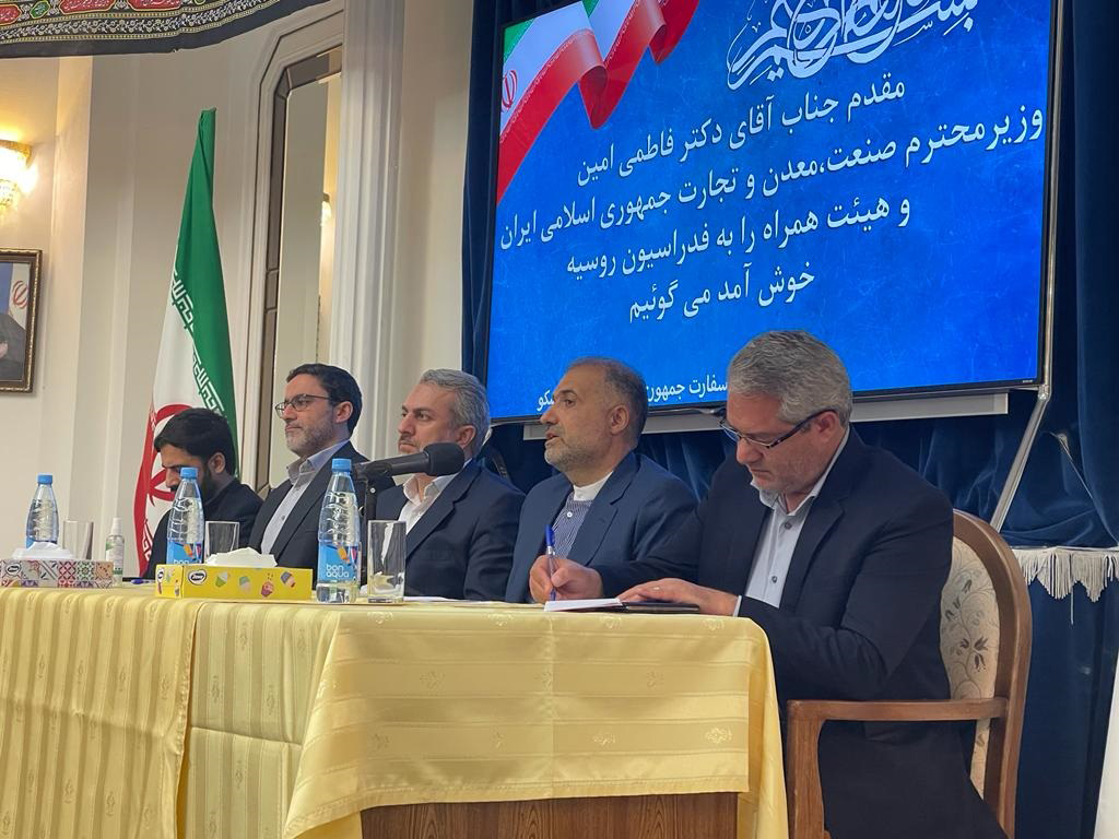 برگزاری جلسه هم اندیشی فعالان صنعت خودرو با وزیر صمت در سفارت ایران در روسیه