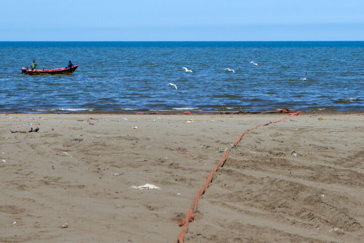 آب دریای خزر
