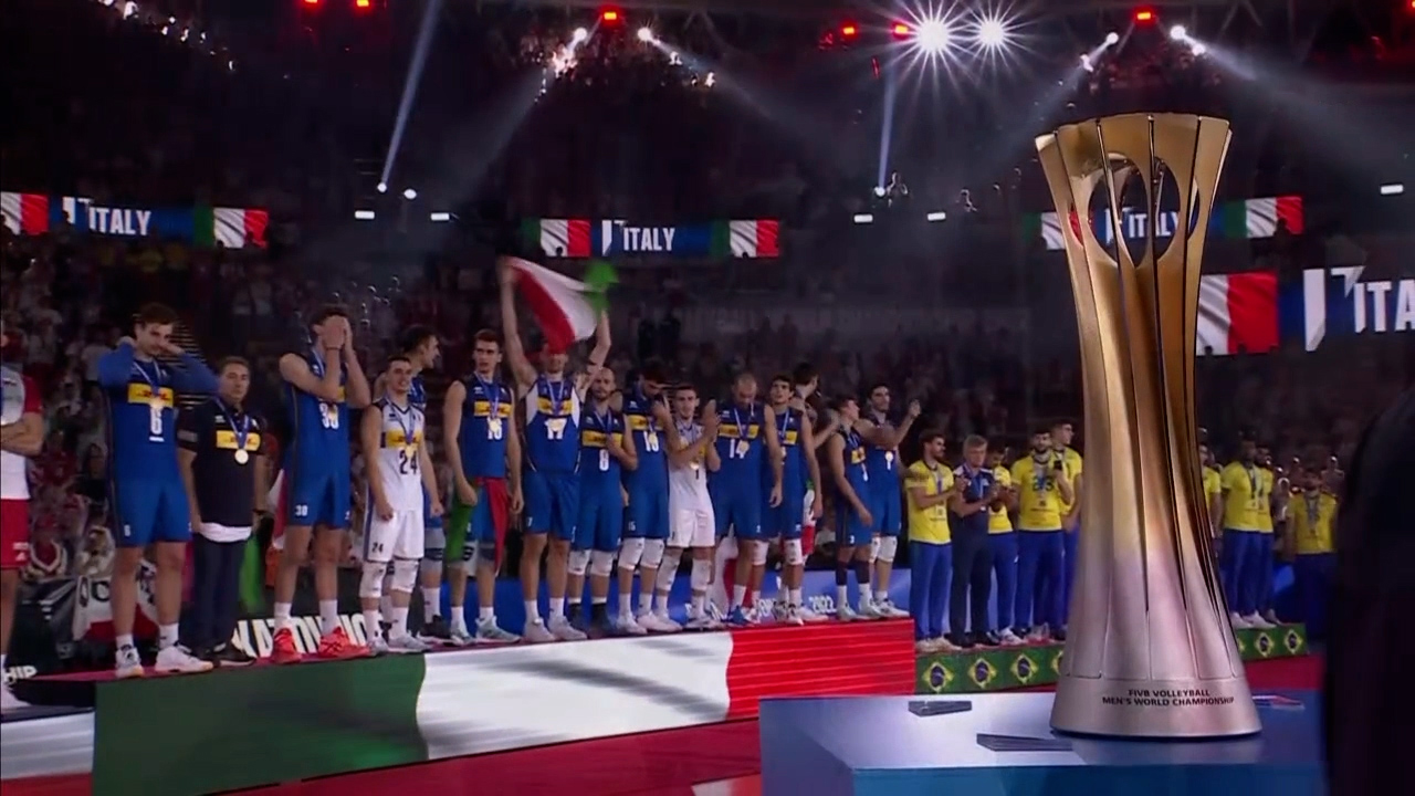 جشن قهرمانی والیبال ایتالیا در مسابقات جهانی ٢٠٢٢ +فیلم